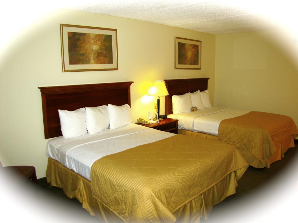 Baymont Inn & Suites Clearwater Kamer foto