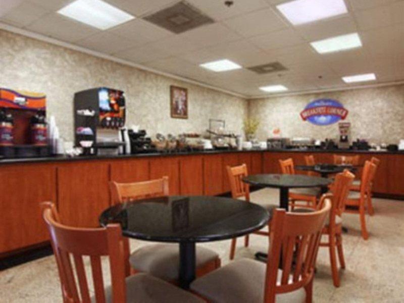 Baymont Inn & Suites Clearwater Restaurant foto