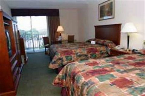 Baymont Inn & Suites Clearwater Kamer foto